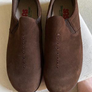 SAS Ladies VIVA Brown Suede Slip on Loafer size 9